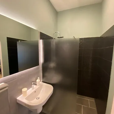 Center Of 3 דירה *